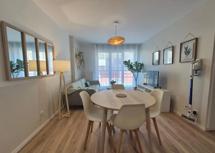 L'acces 10' Centre Historique * روان