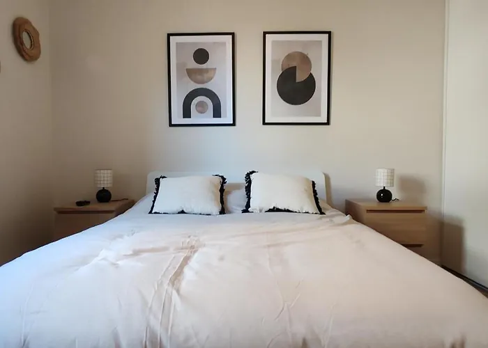 L'acces 10' Centre Historique * روان